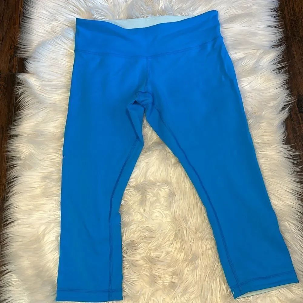 Lululemon Wunder Under Crop Reversible Legging Beach Blanket Blue Sz 8 or Sz 10 - Picture 10 of 17